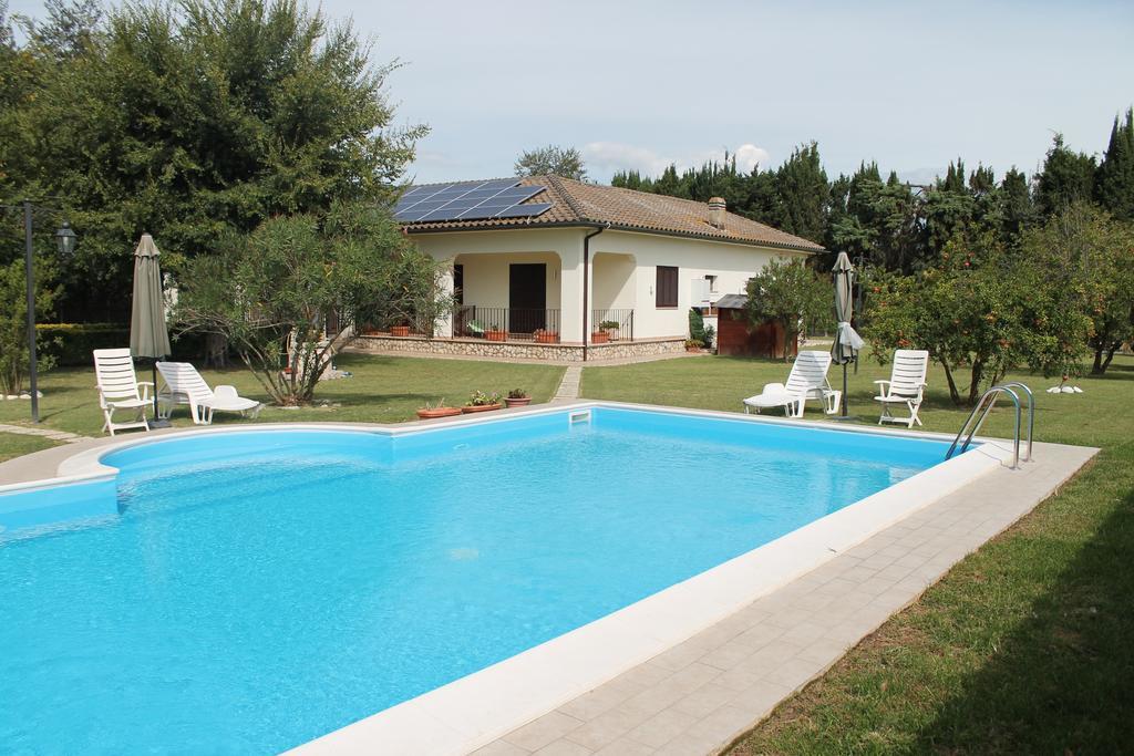 Relais La Mimosa Hotel Pontinia Bagian luar foto