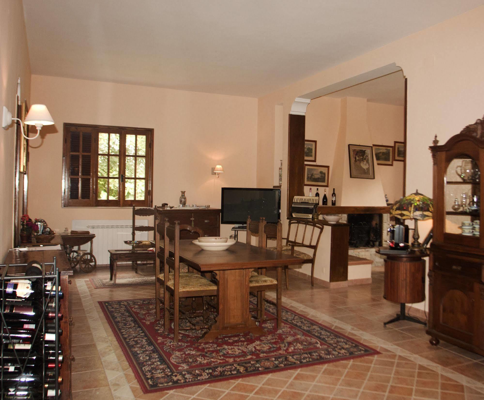 Relais La Mimosa Hotel Pontinia Bagian luar foto