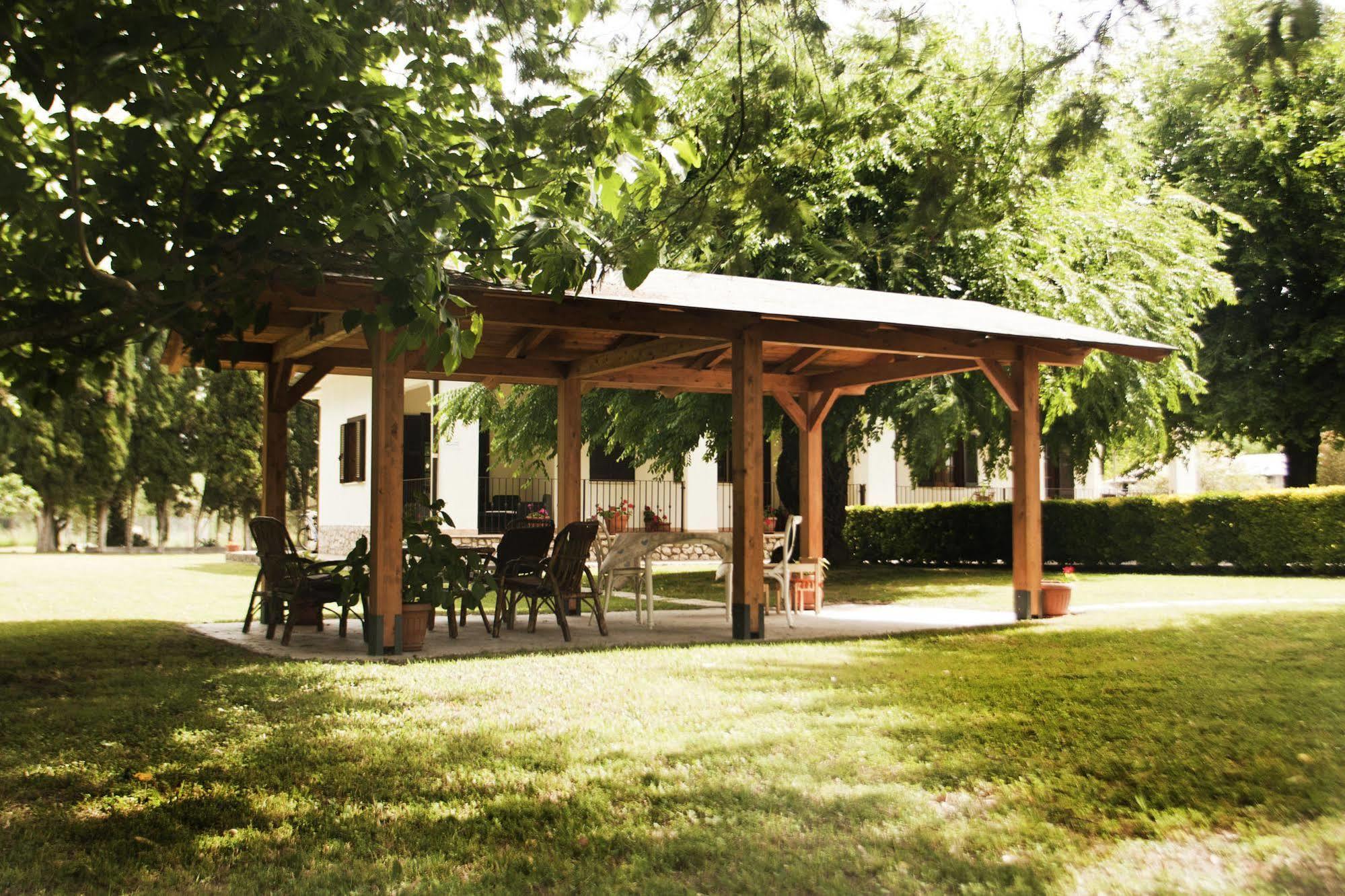 Relais La Mimosa Hotel Pontinia Bagian luar foto