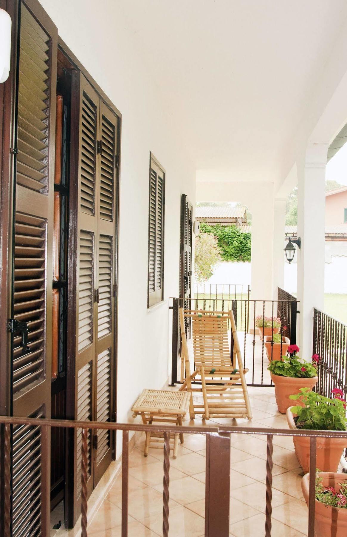 Relais La Mimosa Hotel Pontinia Bagian luar foto